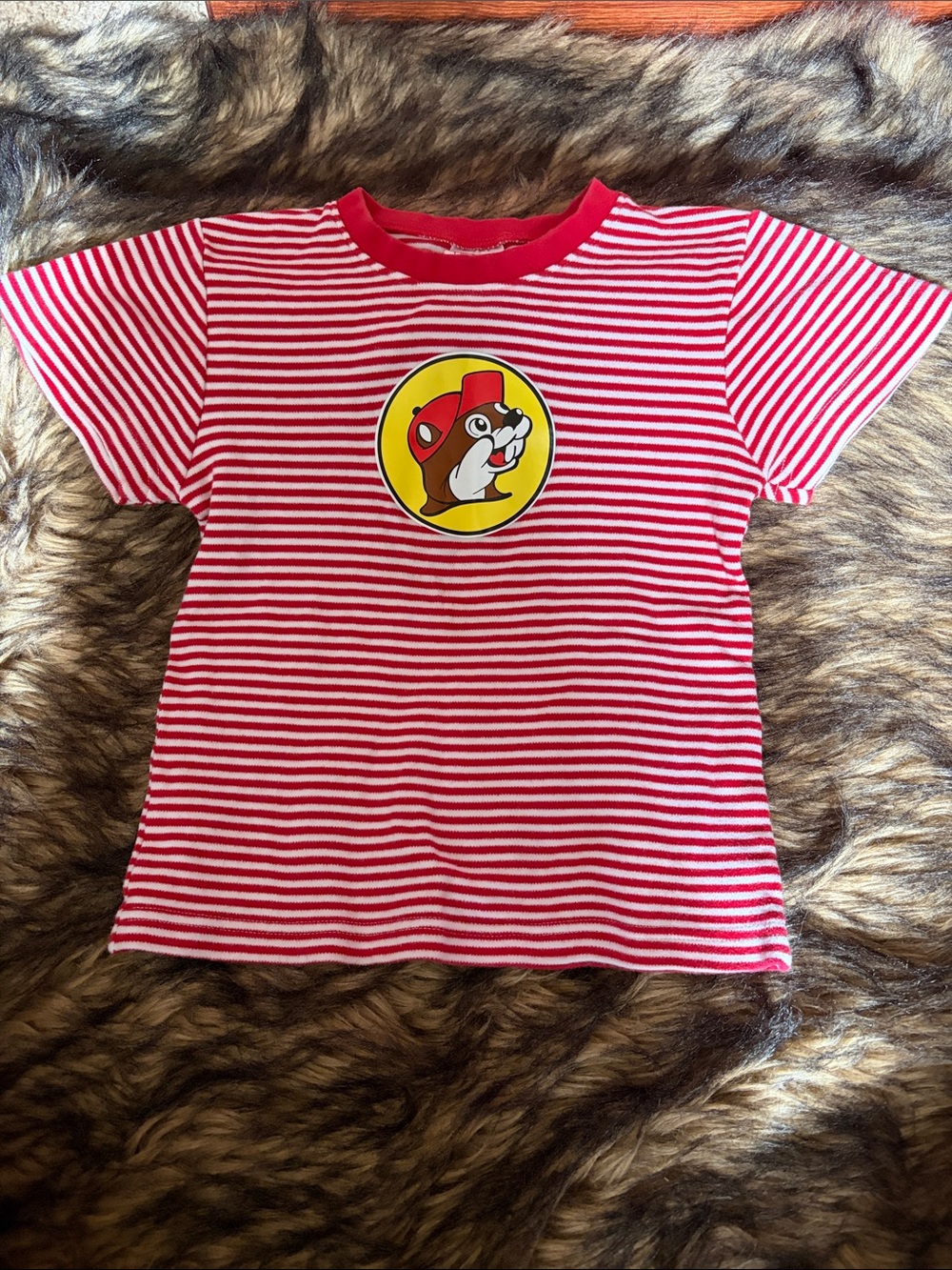 Buc-ee's Short Sleeve Tee 4T Red White Striped With Buc-ee Logo